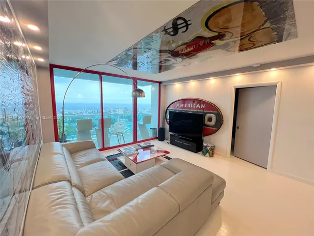 $5,800 | 650 West Avenue, Unit 2804, Miami Beach, FL 33139