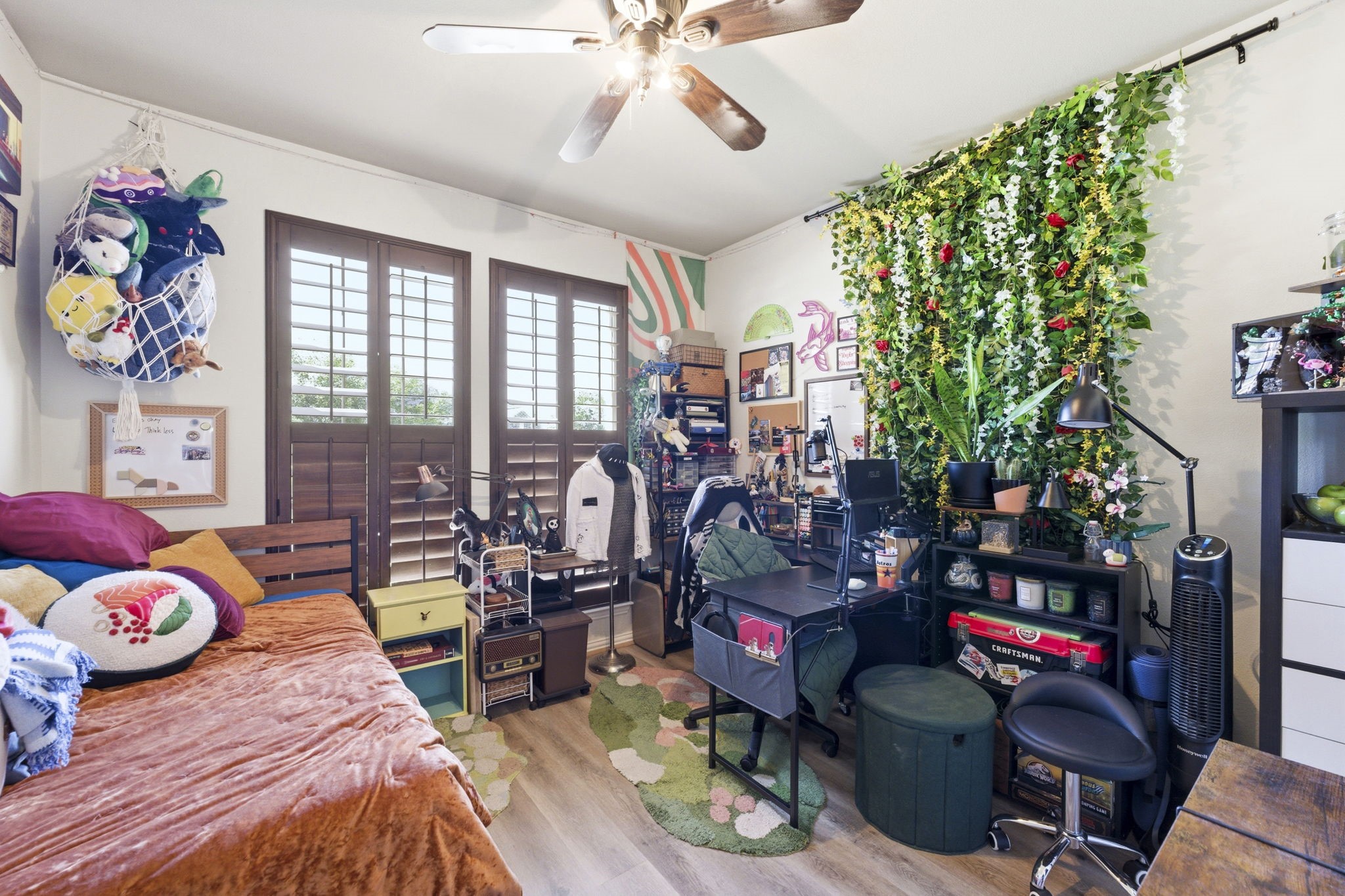 27502 Chris Ridge Court Spring, TX 77386 - Photo 22 of 37 Downstairs secondary Bedroom