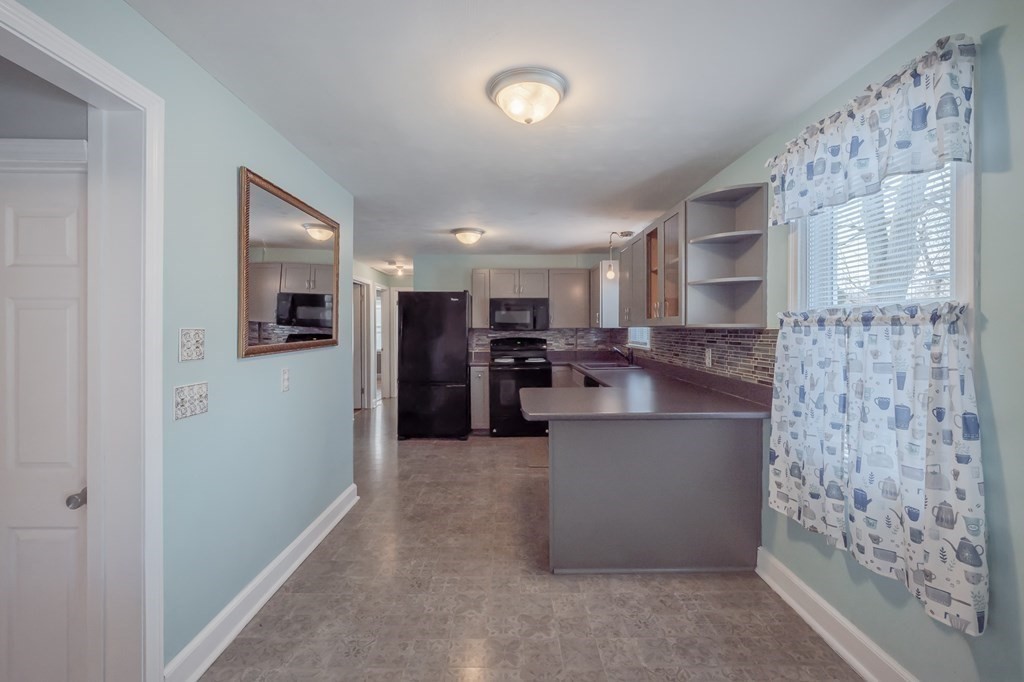 30 Gorman Lane Springfield, MA 01118 - Photo 6 of 31 Gallery Image 6