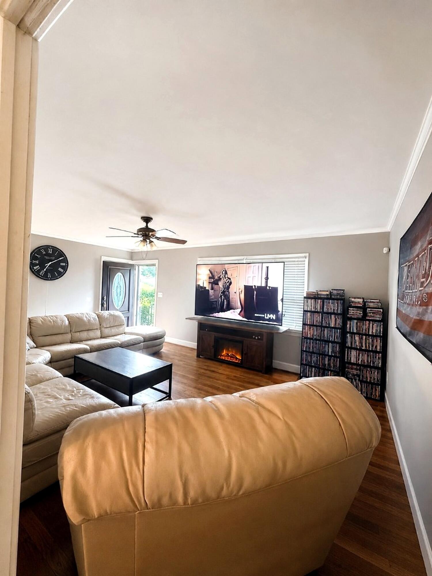463 Black Snake Road Easley, SC 29640 - Photo 5 of 13 Living-room