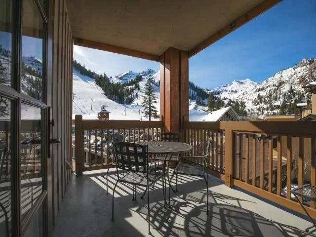 $2,454,060 | 1850 Village South Road, Unit 302 (4302), Olympic Valley, CA 96146