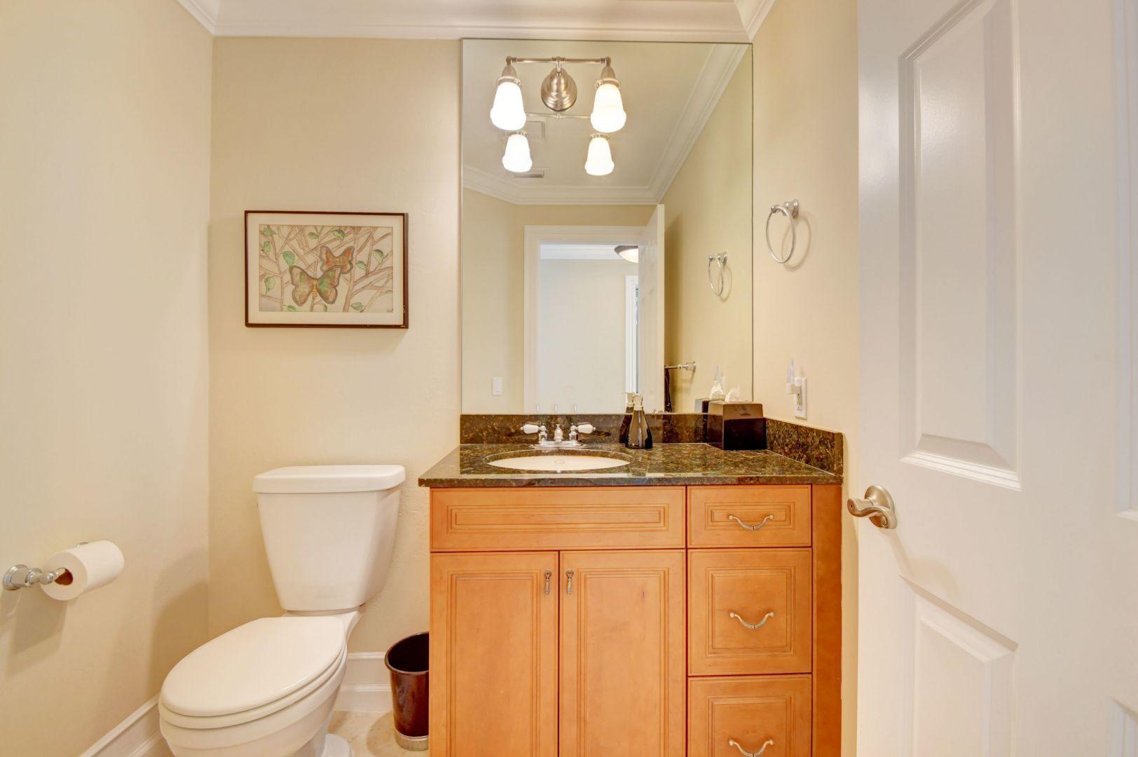 681 Southwest 18th Street Boca Raton, FL 33486 - Photo 28 of 37 Bath Half