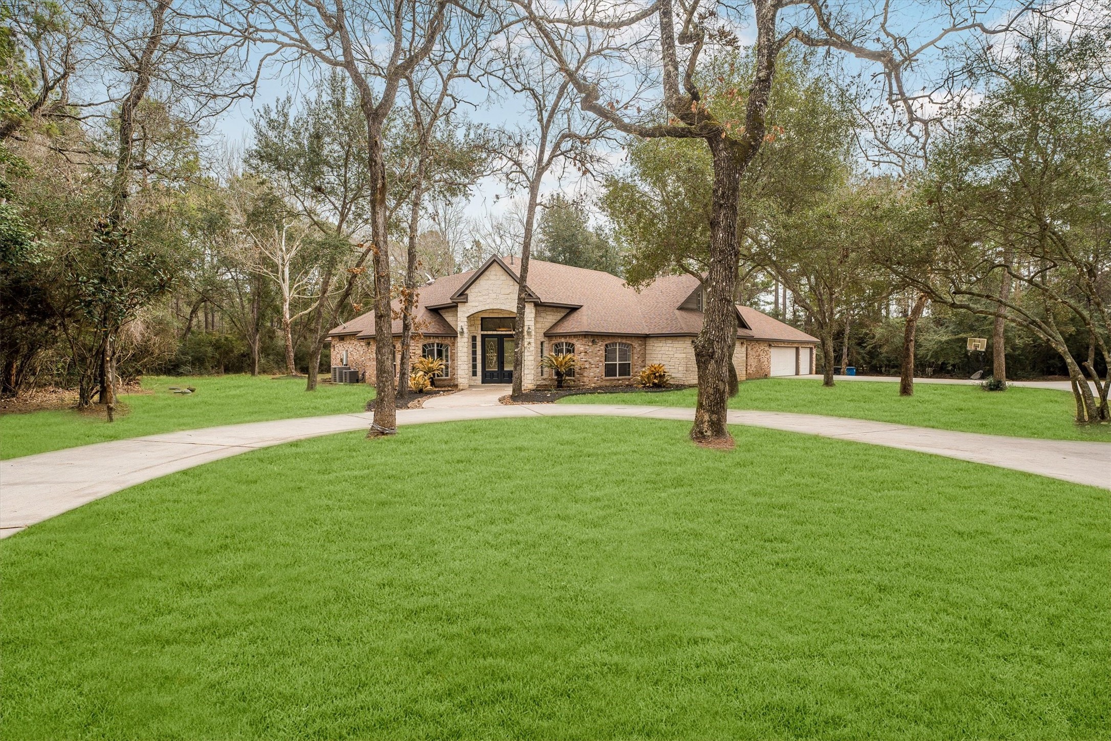 111 Whispering Meadow Magnolia, TX 77355 - Photo 4 of 49 Circle Driveway
