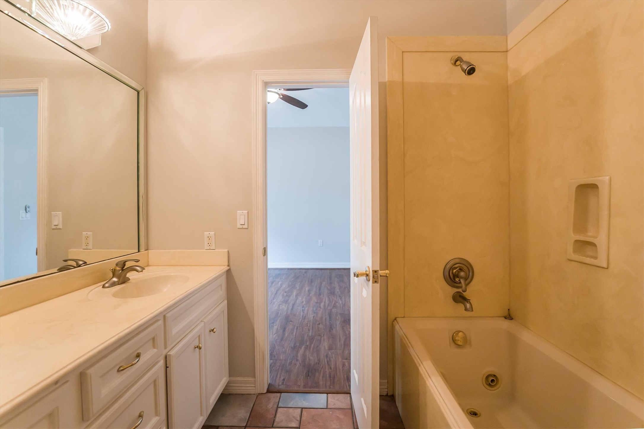 111 Whispering Meadow Magnolia, TX 77355 - Photo 47 of 49 Hollywood bath between Guest Bedrooms