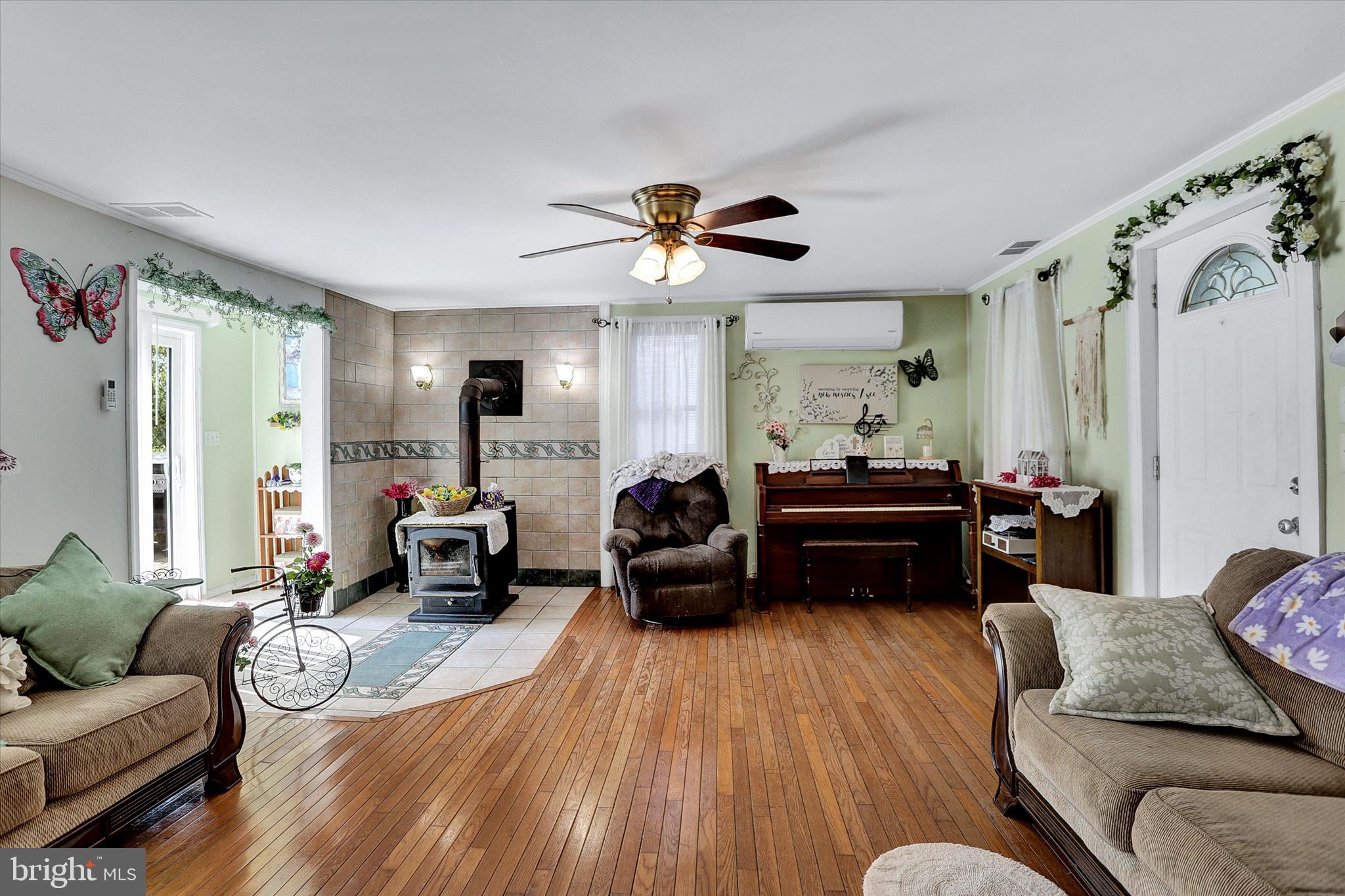 122 Shippensburg Road Newburg, PA 17240 - Photo 7 of 76 a living room with furniture and a chandelier