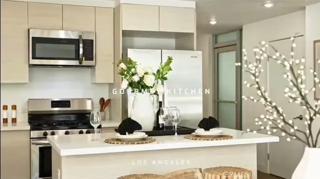 $1,080,000 | 1245 North New Hampshire Avenue, Unit 9, Los Angeles, CA 90029