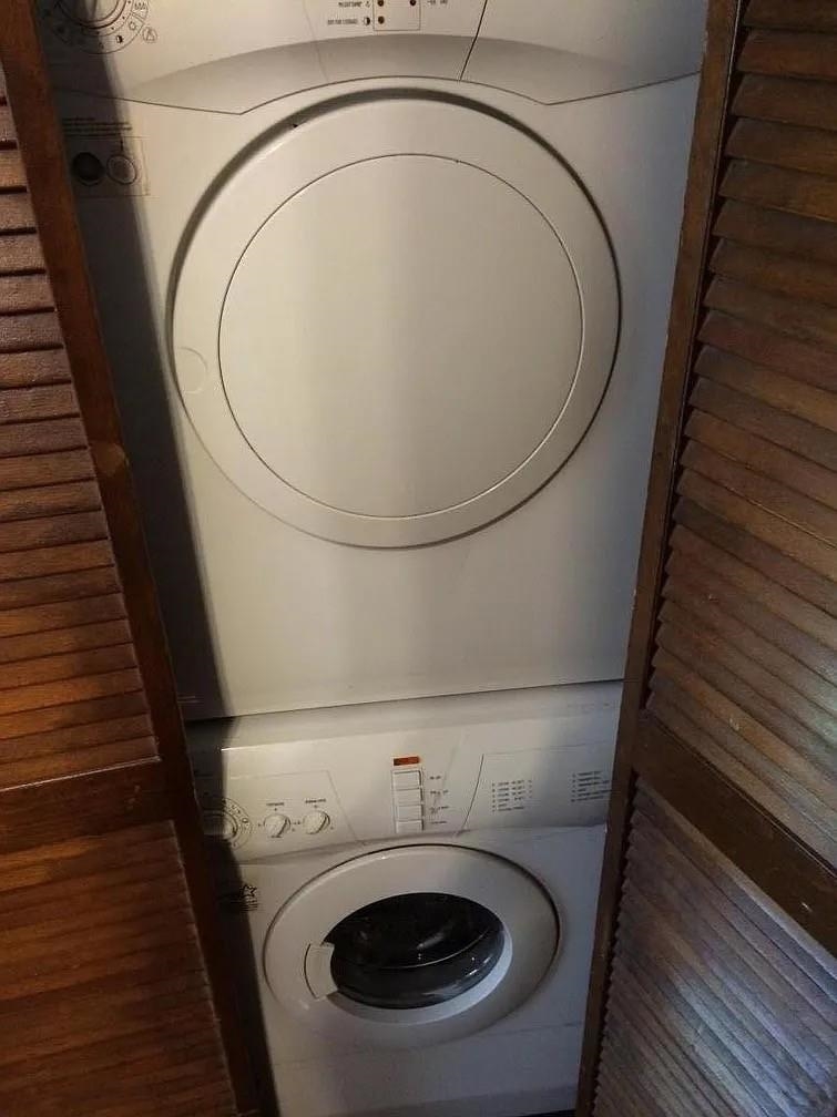 107 South Front Street, Unit 41 Memphis, TN 38103 - Photo 15 of 17 a utility room with dryer and washer