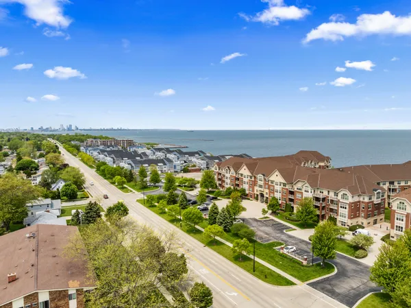 $510,000 | 4100 South Lake Drive, Unit 201, St. Francis, WI 53235
