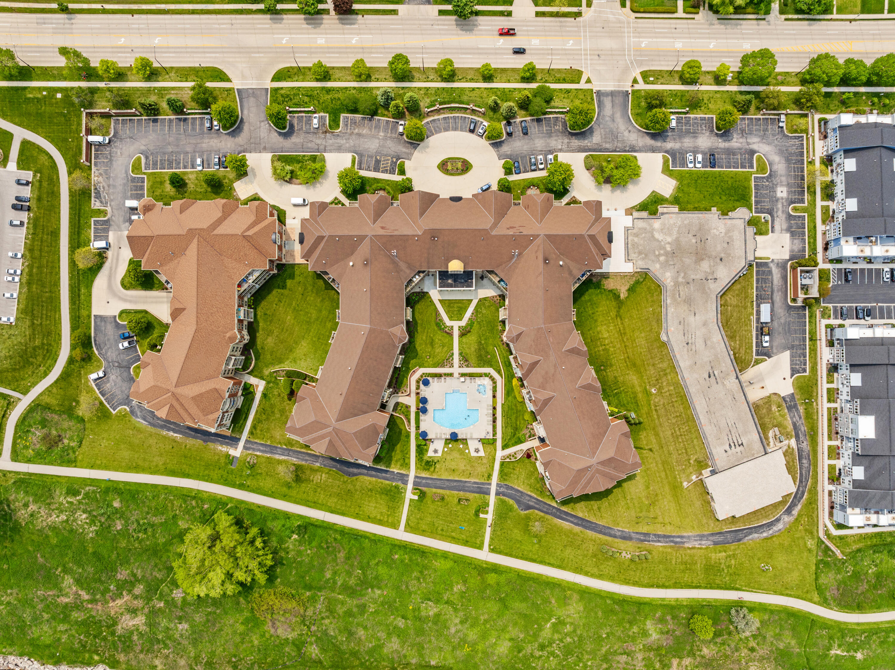 4100 South Lake Drive, Unit 201 St. Francis, WI 53235 - Photo 29 of 38 13.1 Bird_s Eye Arield View 2