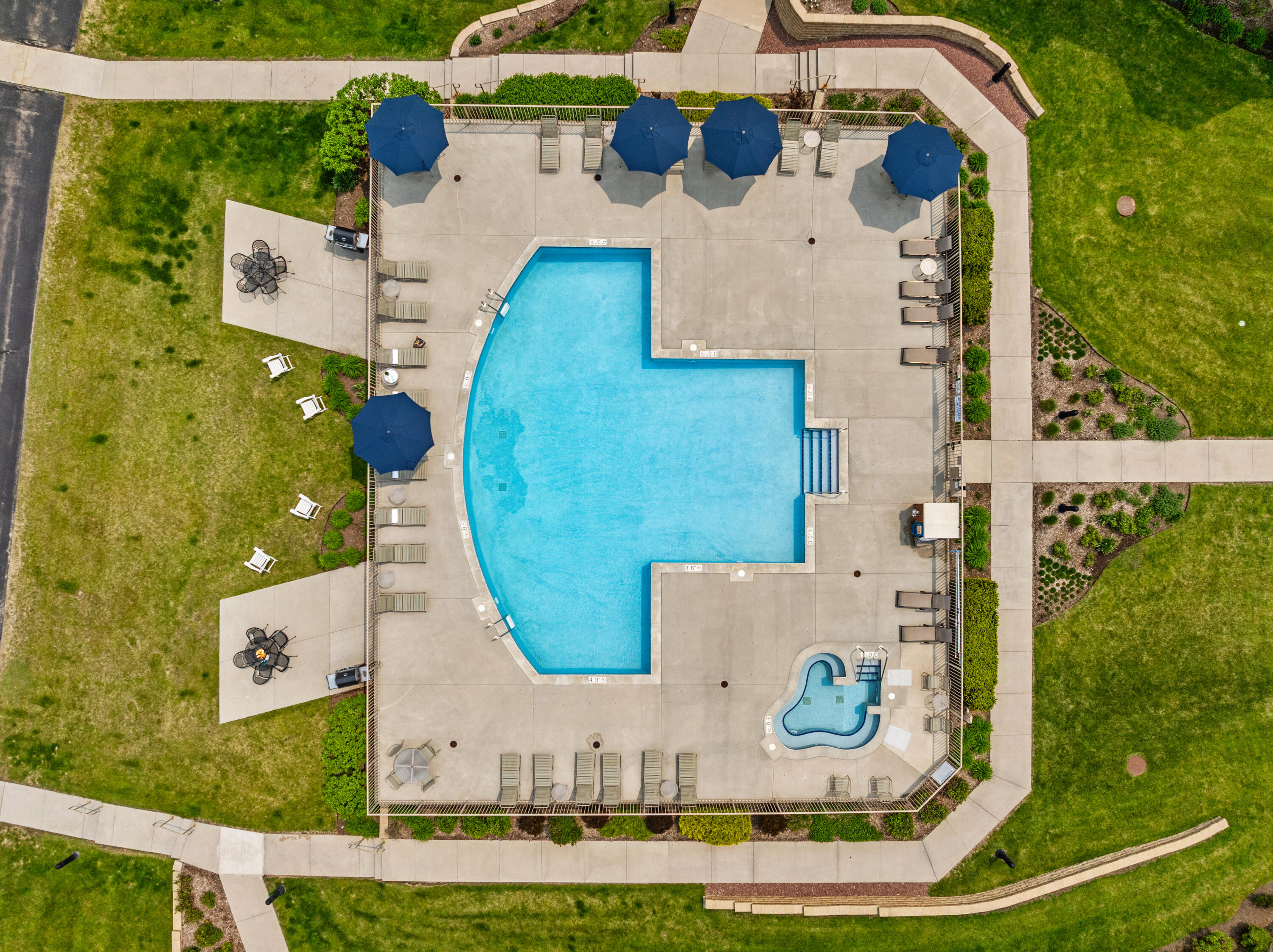 4100 South Lake Drive, Unit 201 St. Francis, WI 53235 - Photo 5 of 38 2.1 Bird_s Eye Pool