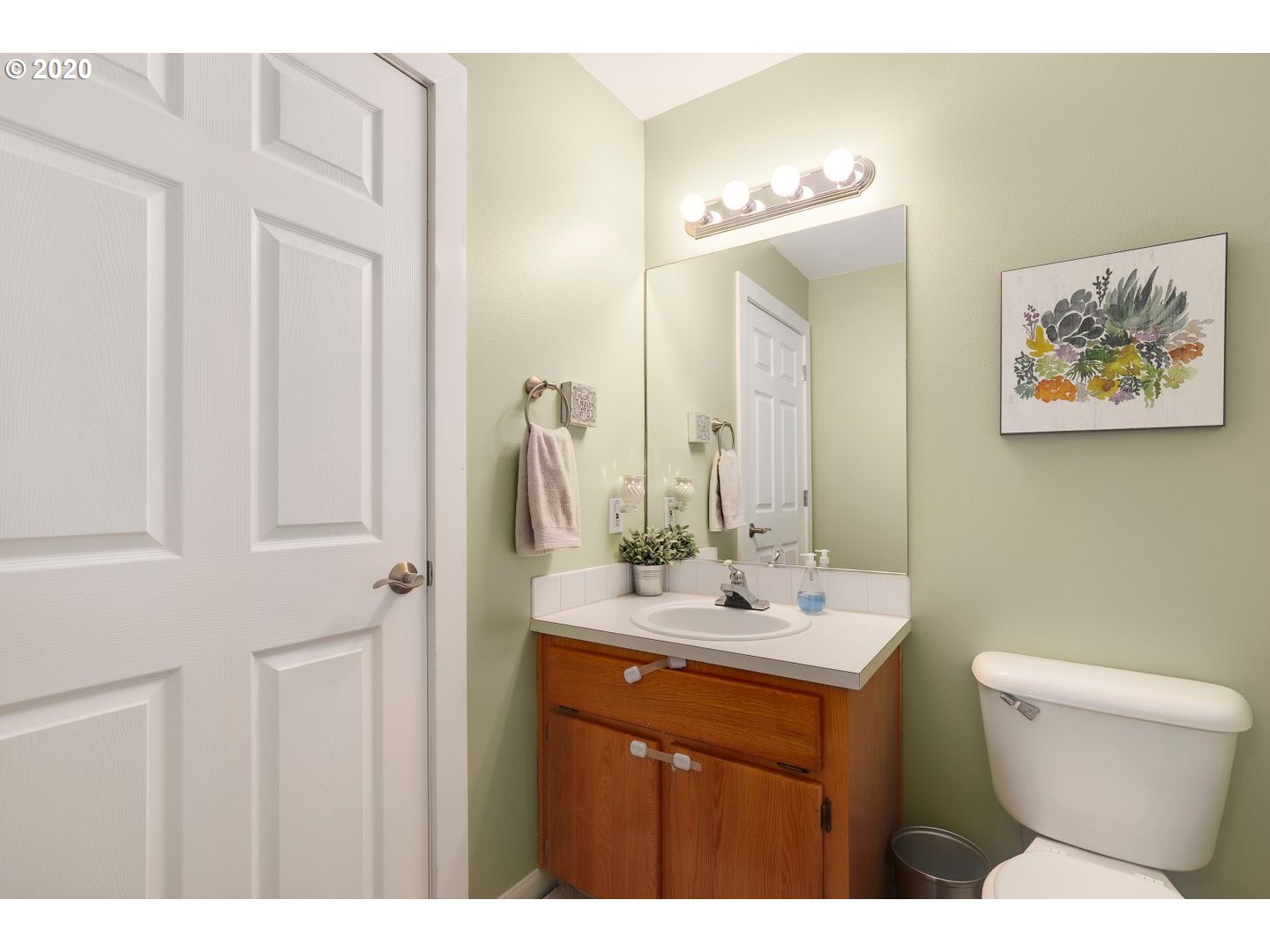1033 Southeast Barnes Road Gresham, OR 97080 - Photo 12 of 25