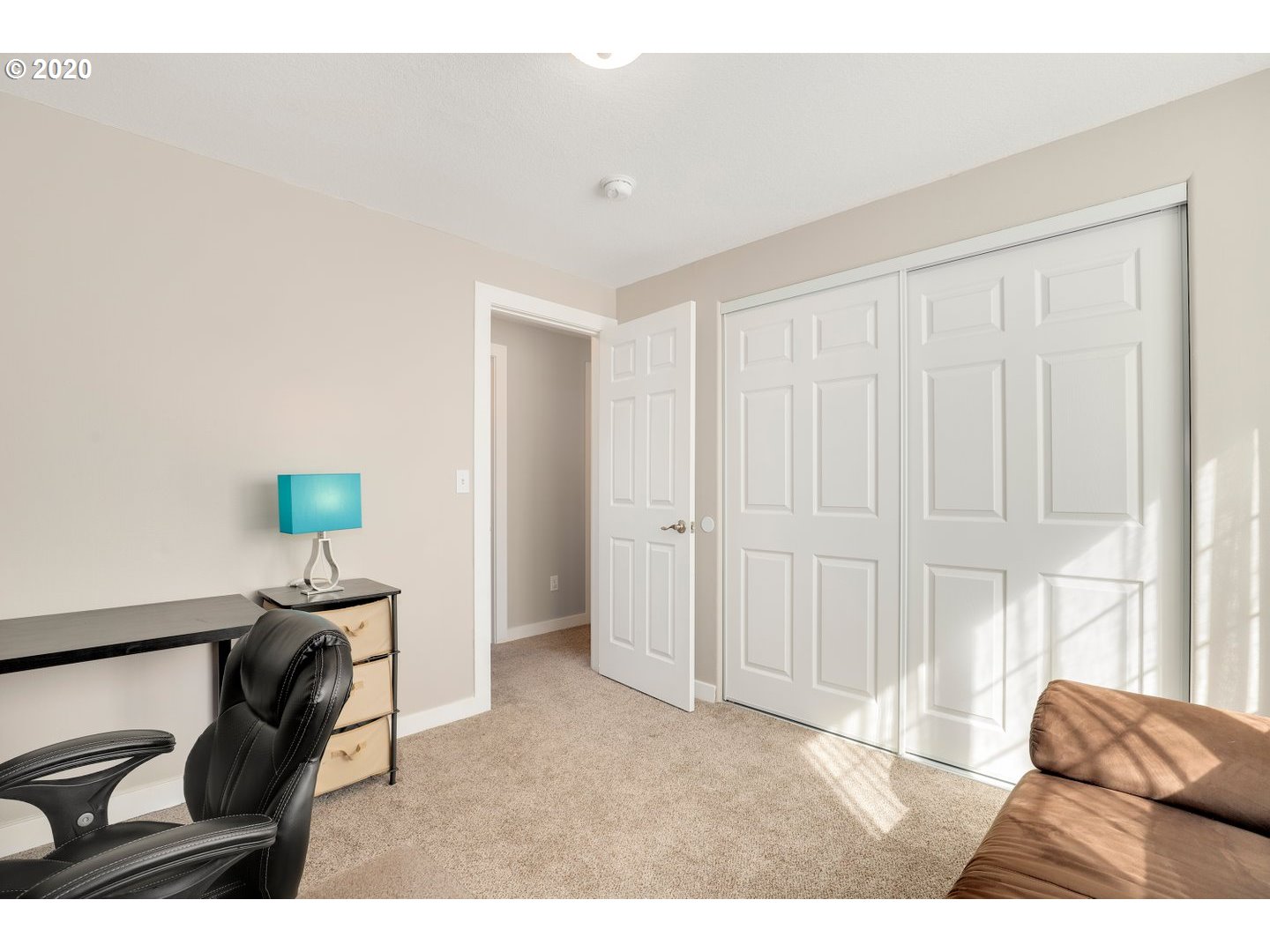 1033 Southeast Barnes Road Gresham, OR 97080 - Photo 15 of 25