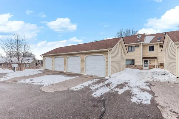 $179,900 | 46 East 13th Street, Waconia, MN 55387