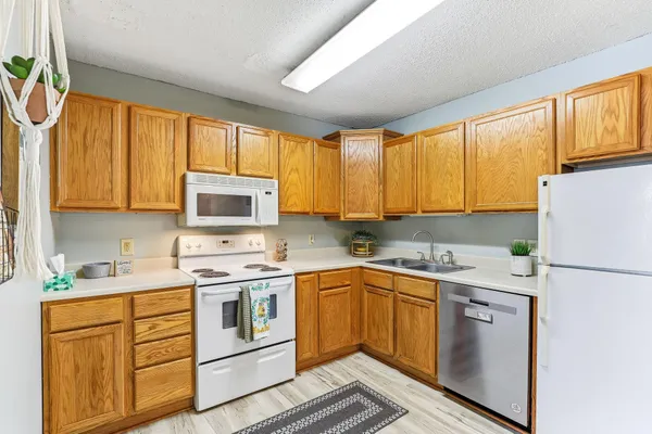 $179,900 | 46 East 13th Street, Waconia, MN 55387