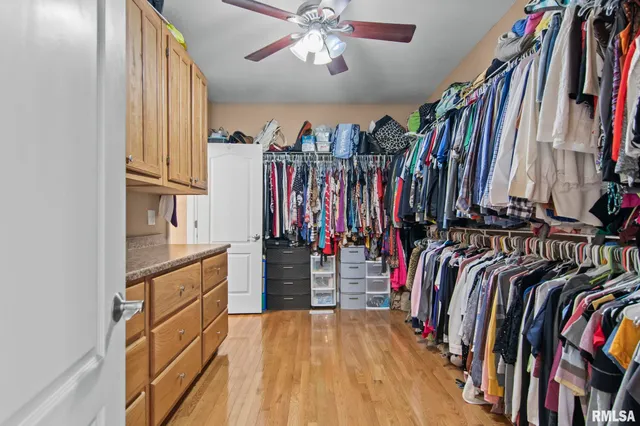 $850,000 | 13599 Woodland Drive, Athens, IL 62613