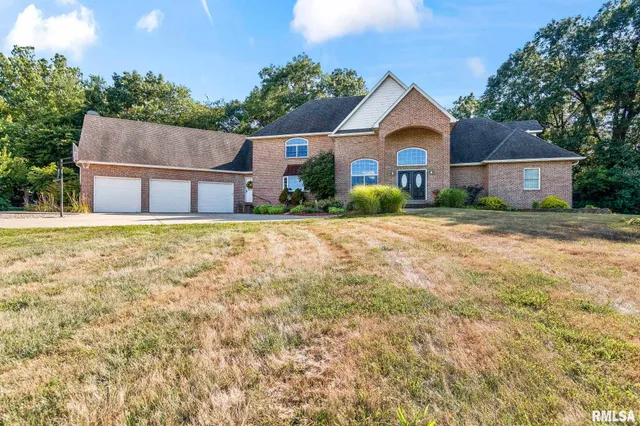 $850,000 | 13599 Woodland Drive, Athens, IL 62613