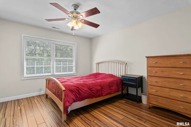 $850,000 | 13599 Woodland Drive, Athens, IL 62613