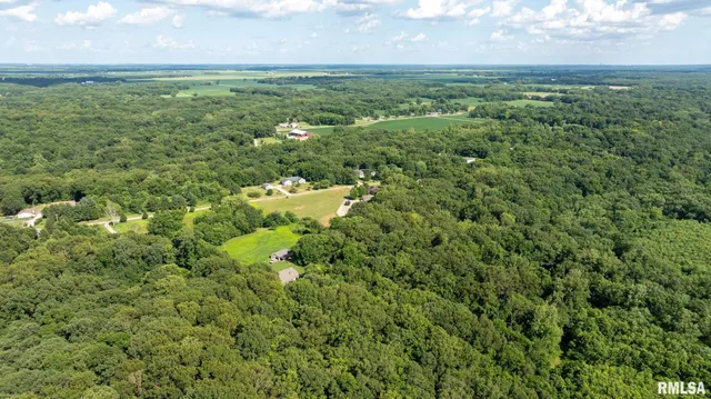 $850,000 | 13599 Woodland Drive, Athens, IL 62613