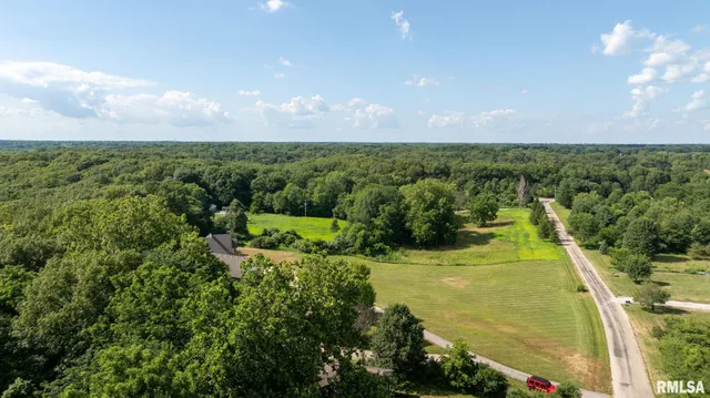 $850,000 | 13599 Woodland Drive, Athens, IL 62613