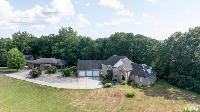 $850,000 | 13599 Woodland Drive, Athens, IL 62613
