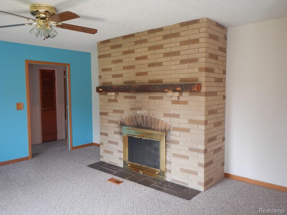 1920 North Baldwin Road Oxford, MI 48371 - Photo 18 of 31 Family Room Fireplace.jpg