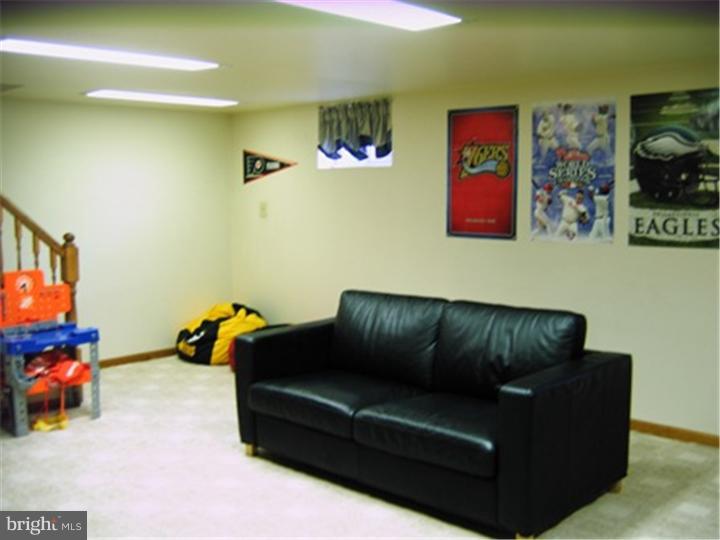 2636 Wendy Road Havertown, PA 19083 - Photo 11 of 23