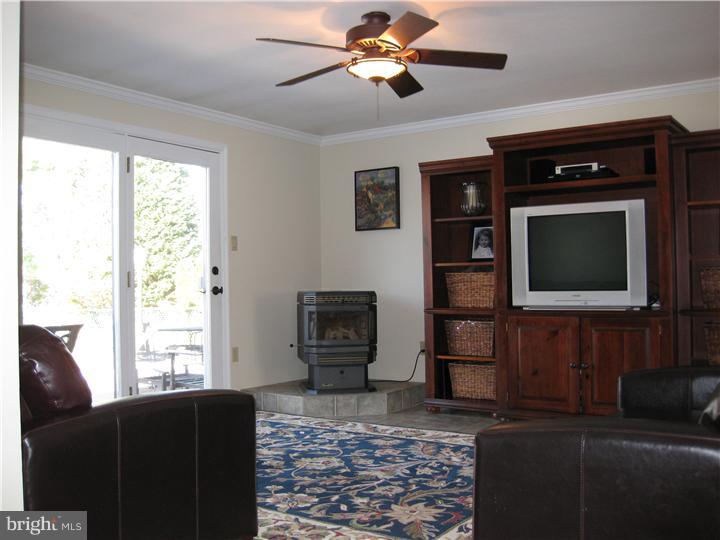 2636 Wendy Road Havertown, PA 19083 - Photo 5 of 23