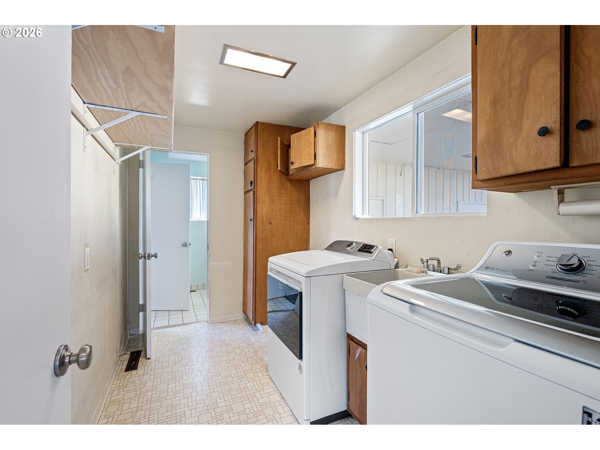 731 South River Road Cottage Grove, OR 97424 - Photo 18 of 48