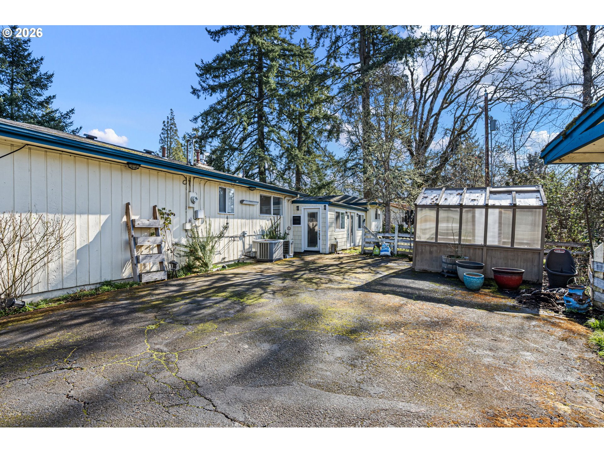 731 South River Road Cottage Grove, OR 97424 - Photo 9 of 48