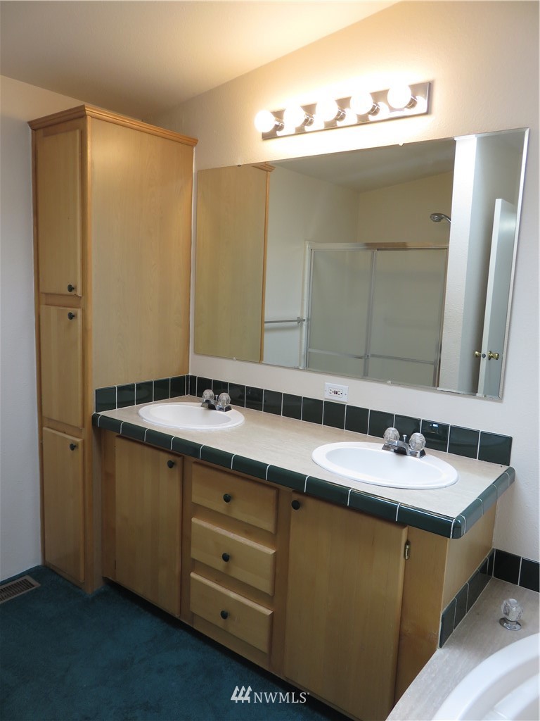 1242 Ocean Beach Road Hoquiam, WA 98550 - Photo 11 of 27 Gallery Image 11
