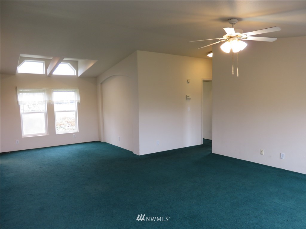 1242 Ocean Beach Road Hoquiam, WA 98550 - Photo 4 of 27 Gallery Image 4