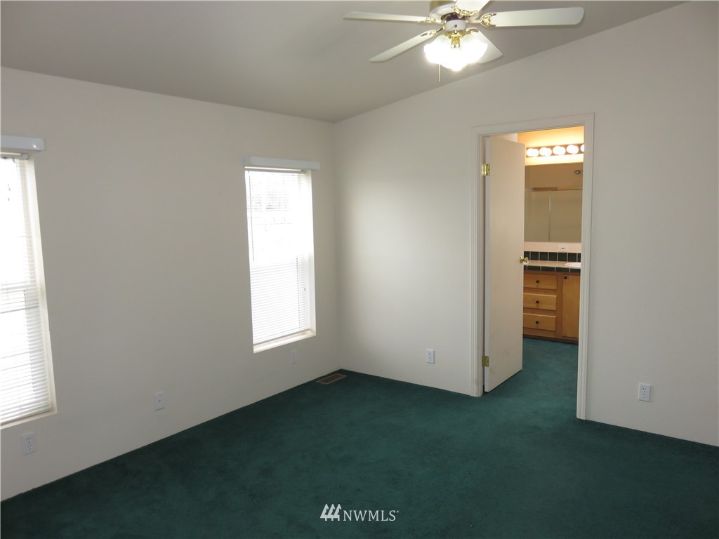 1242 Ocean Beach Road Hoquiam, WA 98550 - Photo 10 of 27 Gallery Image 10