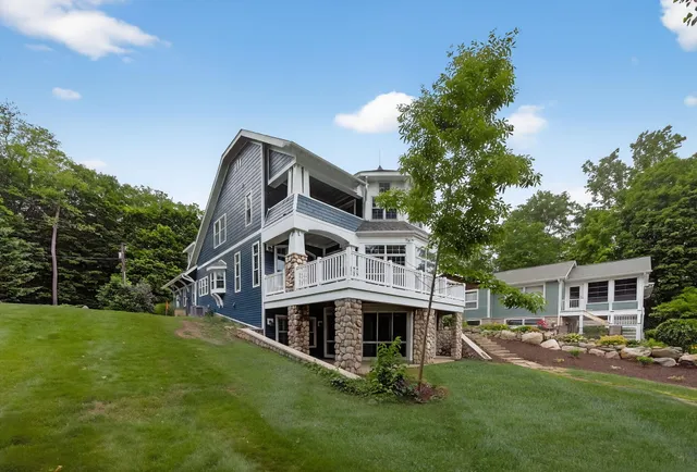 $995,000 | 60757 Beechwood Lane, Cassopolis, MI 49031