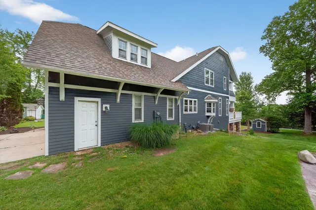 $995,000 | 60757 Beechwood Lane, Cassopolis, MI 49031