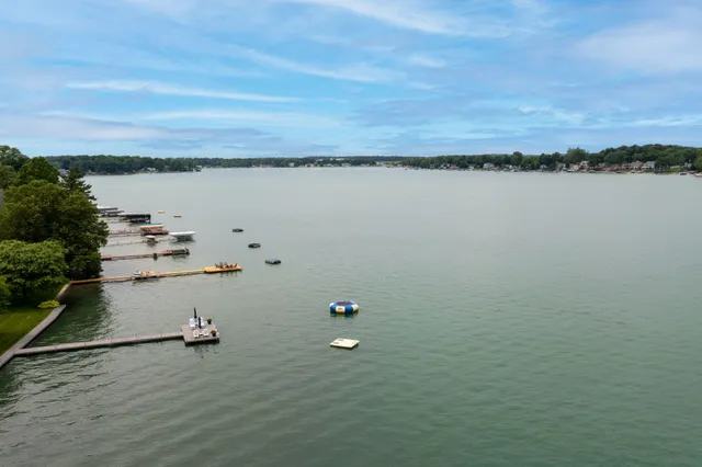 $995,000 | 60757 Beechwood Lane, Cassopolis, MI 49031