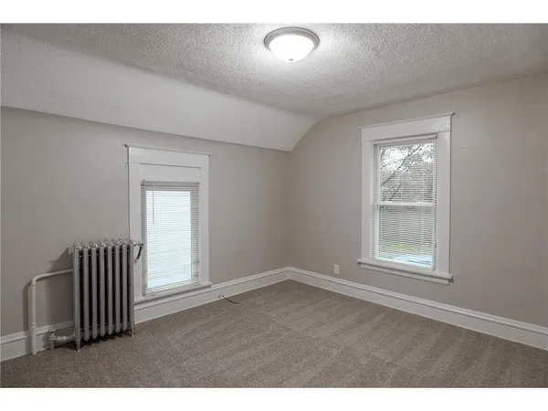 $2,600 | 3815 2nd Avenue South, Minneapolis, MN 55409