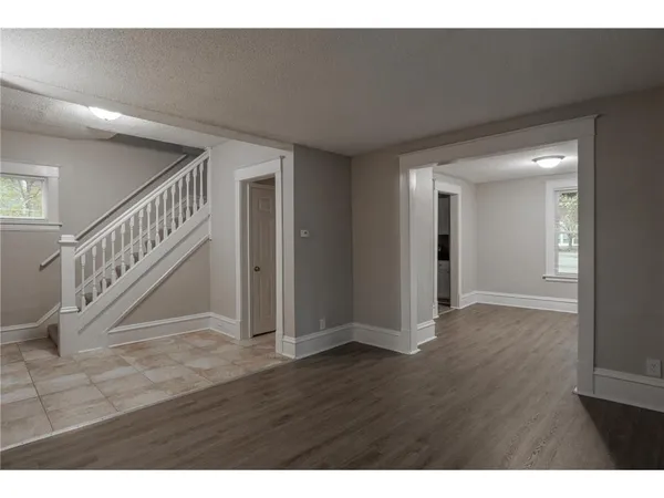 $2,600 | 3815 2nd Avenue South, Minneapolis, MN 55409