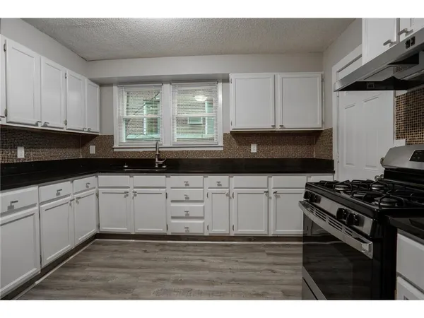 $2,600 | 3815 2nd Avenue South, Minneapolis, MN 55409