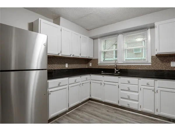 $2,600 | 3815 2nd Avenue South, Minneapolis, MN 55409