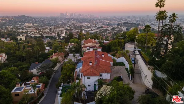 $9,495,000 | 4733 Bonvue Avenue, Los Angeles, CA 90027