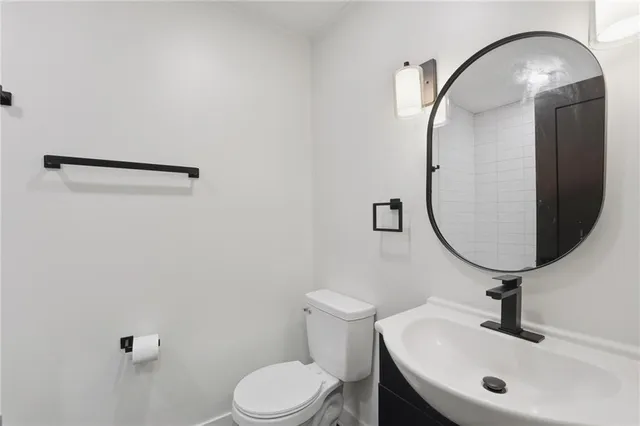 $440,000 | 527 Lancelot Drive, Liberty, MO 64068