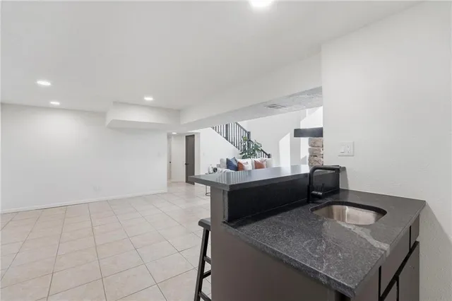 $440,000 | 527 Lancelot Drive, Liberty, MO 64068