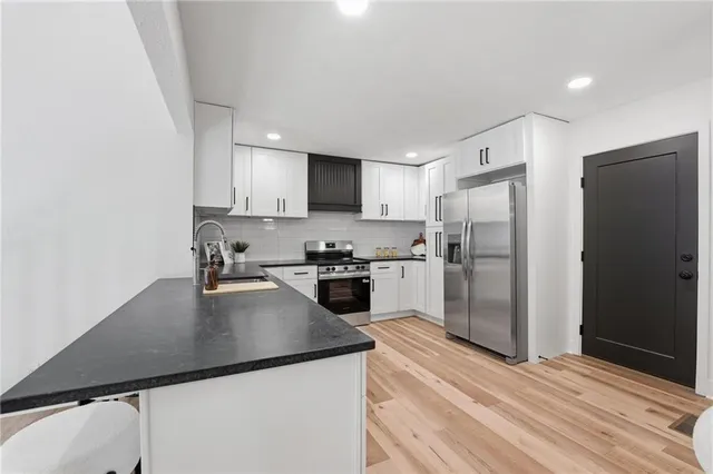 $440,000 | 527 Lancelot Drive, Liberty, MO 64068