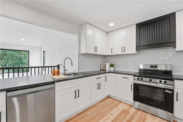 $440,000 | 527 Lancelot Drive, Liberty, MO 64068