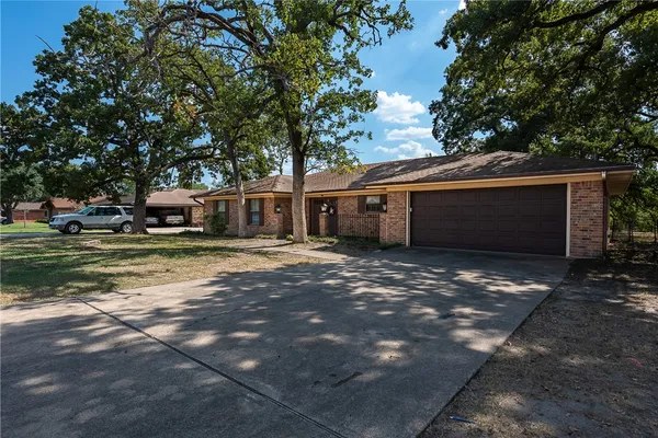 $2,400 | 2106 Barak Lane, Bryan, TX 77802