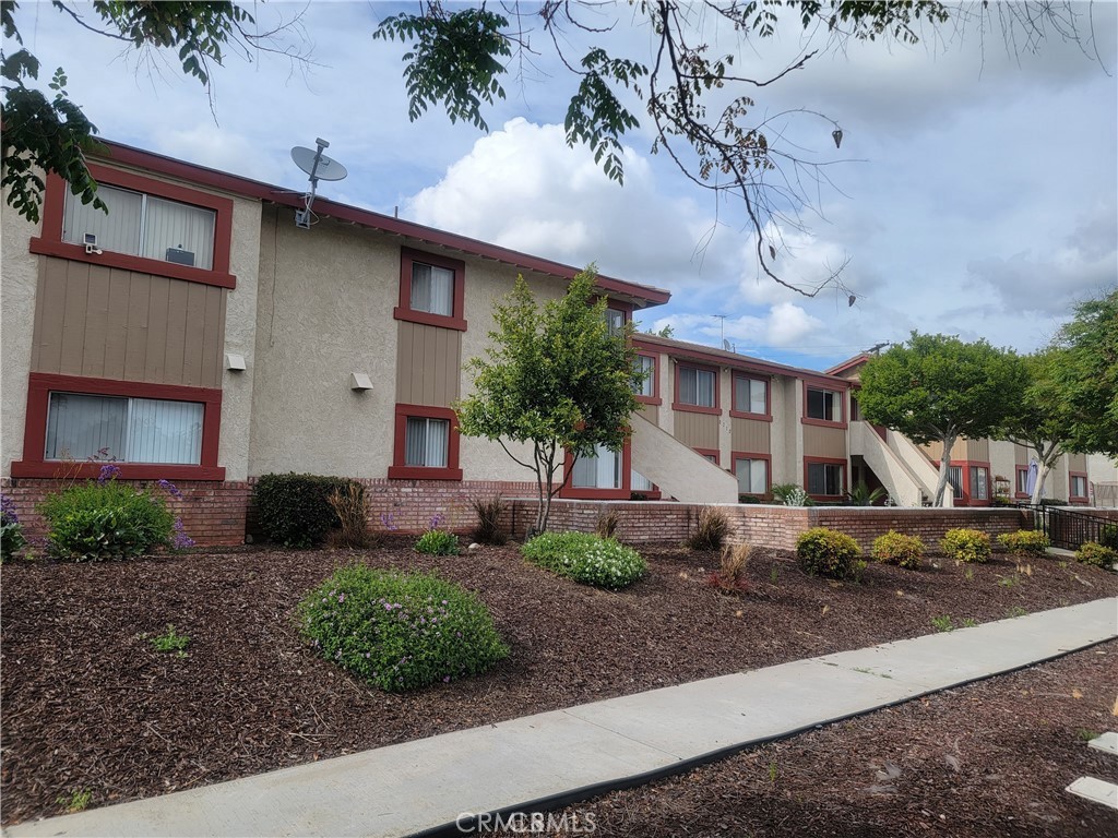 8210 Rancheria Drive, Unit 8 Rancho Cucamonga, CA 91730 - Photo 4 of 21