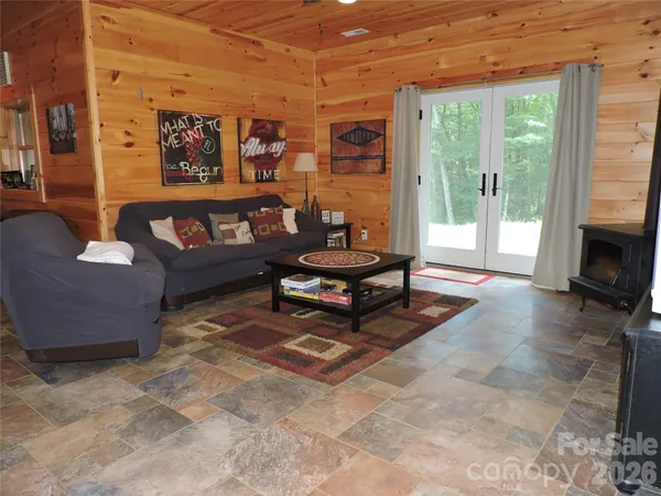 $699,500 | 103 Chucks Lane, Bakersville, NC 28705