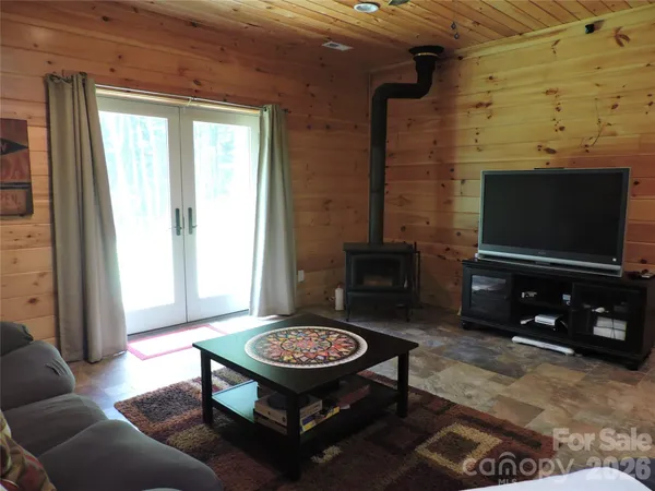 $699,500 | 103 Chucks Lane, Bakersville, NC 28705