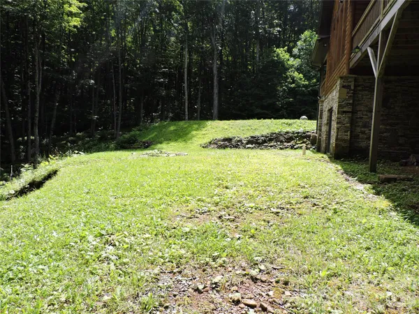 $699,500 | 103 Chucks Lane, Bakersville, NC 28705
