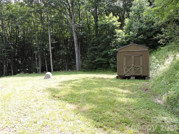 $699,500 | 103 Chucks Lane, Bakersville, NC 28705